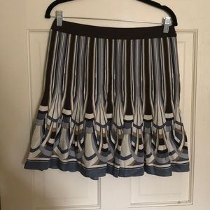 Elie Tahari womens silk pleated skirt size 4